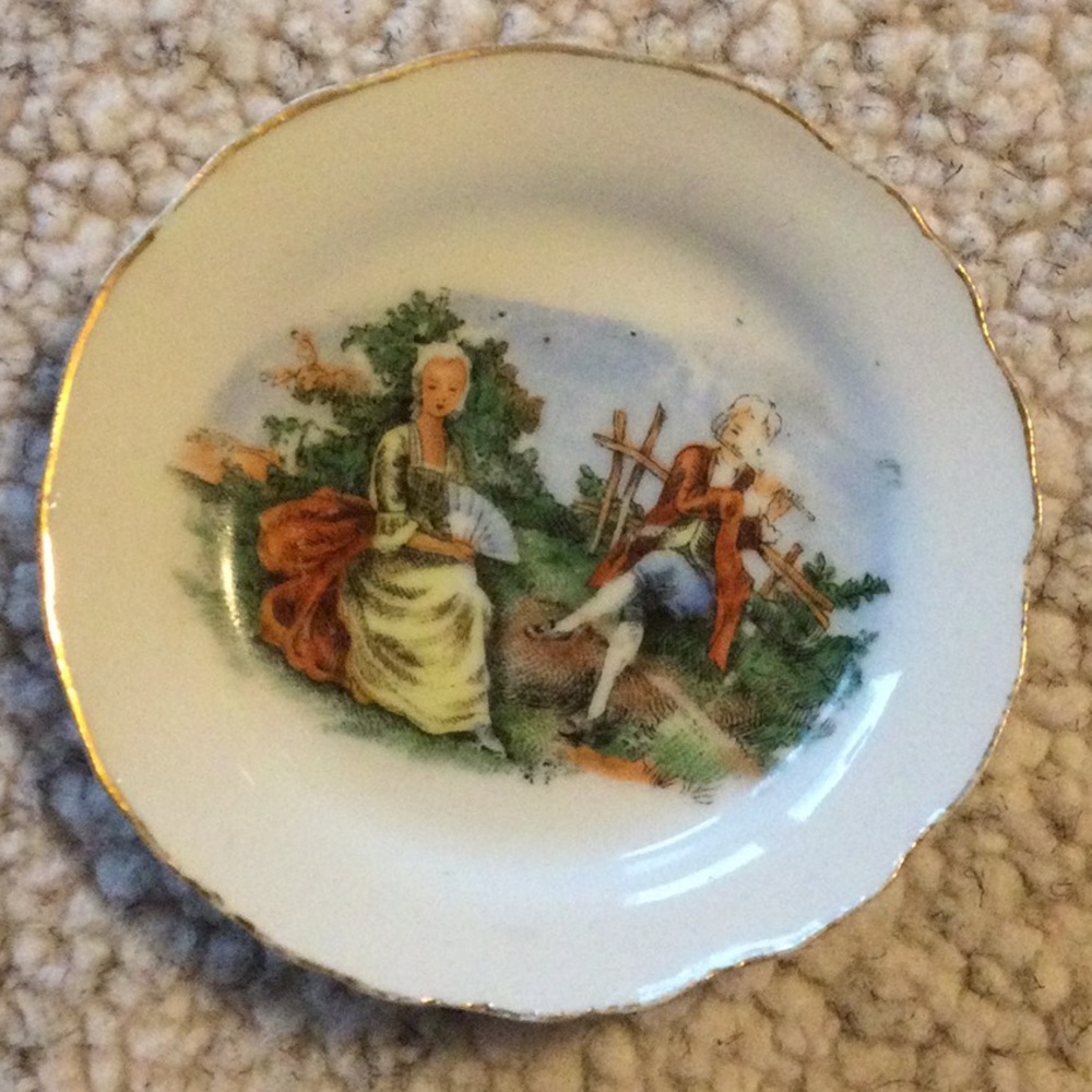 Decorative collectible dish made in occupied Japan